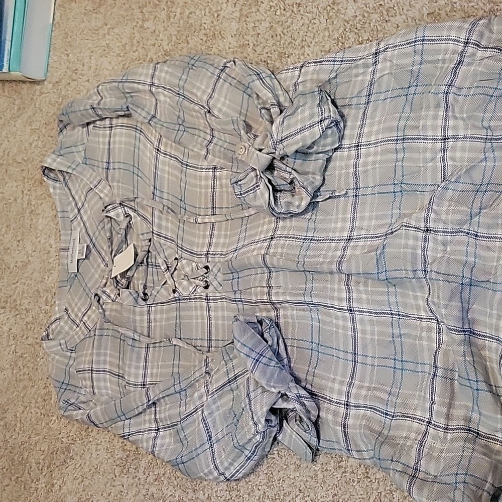 NWT Motherhood Maternity Grey Plaid Top